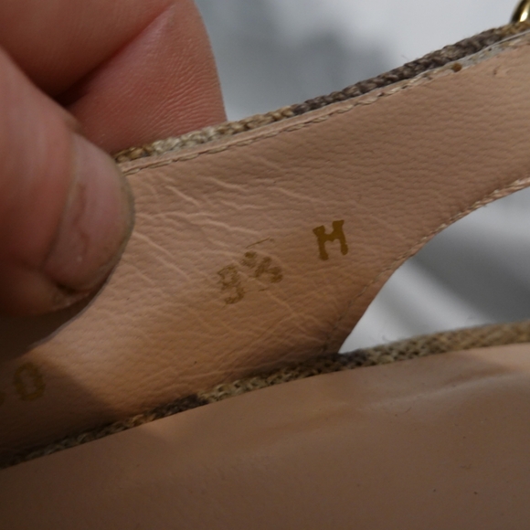 STUART WEITZMAN Camo Peep-Toe Slingback Cork Wedge Platform Sandals, size 9.5 - Picture 3 of 8